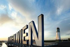 Аэропорт Вены внедрил бесконтактную посадку